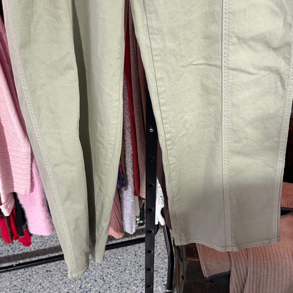Just Black Women's Light Green Wide Leg Pants NWOT - Picture 4 of 6